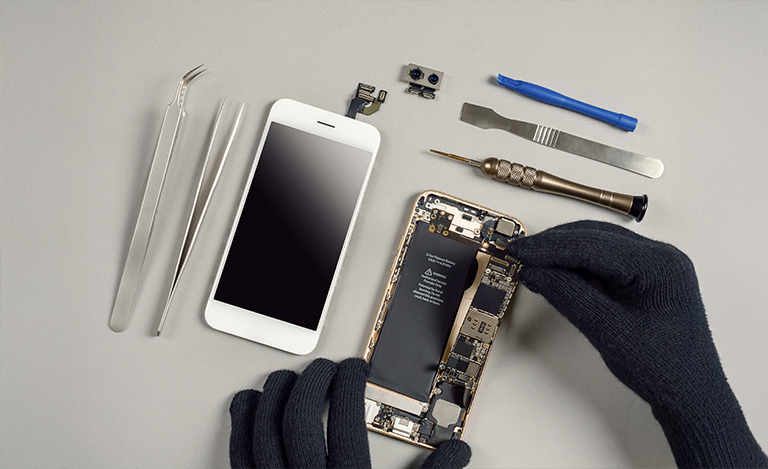 10 Warning Signs Your Phone Needs a Professional Repair Shop