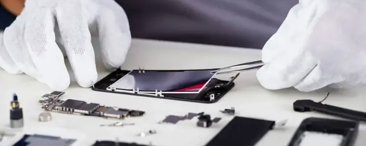 When You Need Professional Phone Screen Repair